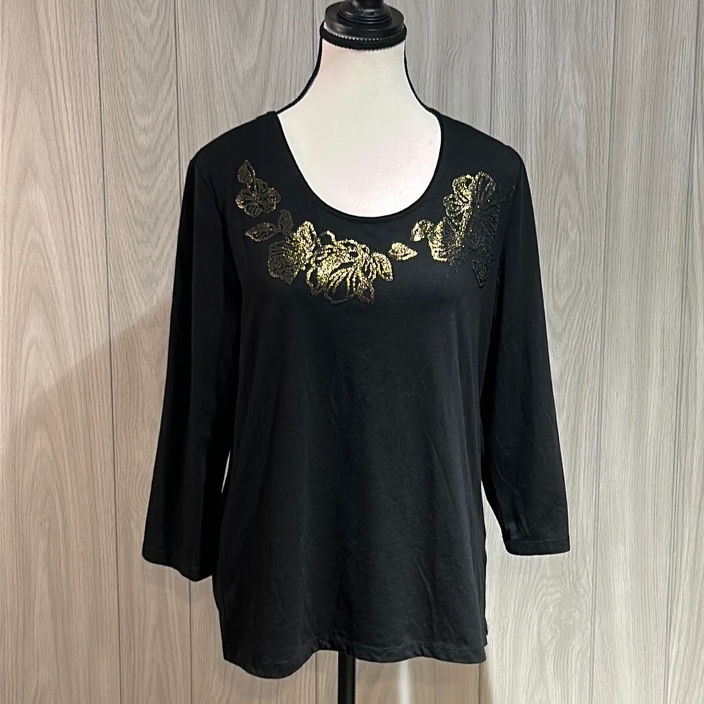 Rebecca Malone women’s 3/4 sleeve black blouse with gold accents size large